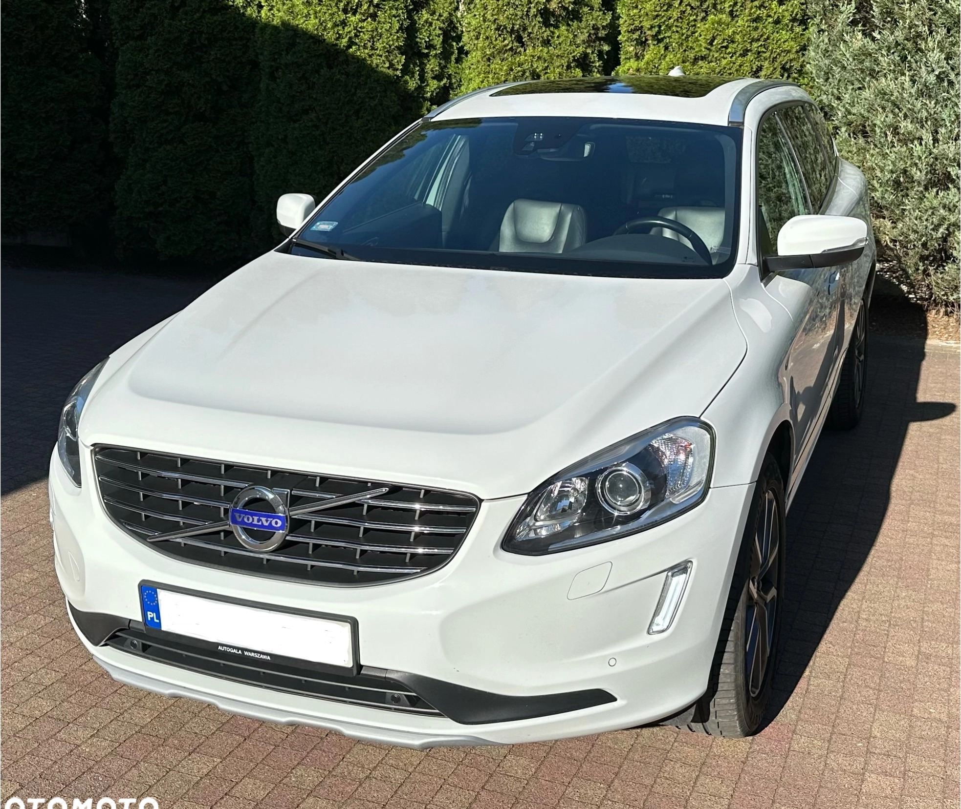 Volvo XC 60 cena 125000 przebieg: 159900, rok produkcji 2017 z Warszawa małe 497